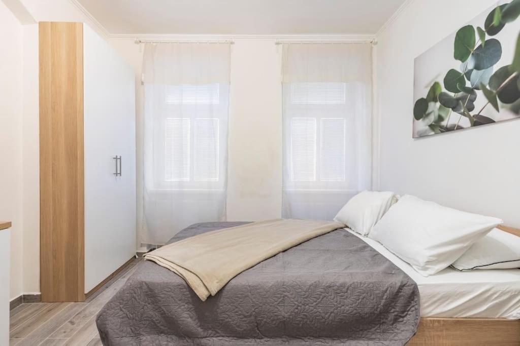 Apartament Apartman Vishegrad Karlowe Wary Zewnętrze zdjęcie