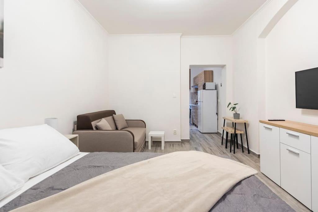 Apartament Apartman Vishegrad Karlowe Wary Zewnętrze zdjęcie
